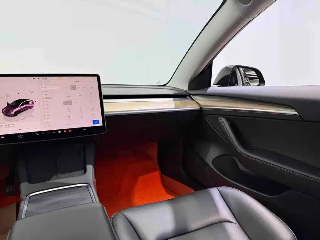 Tesla Model 3 — фото 2