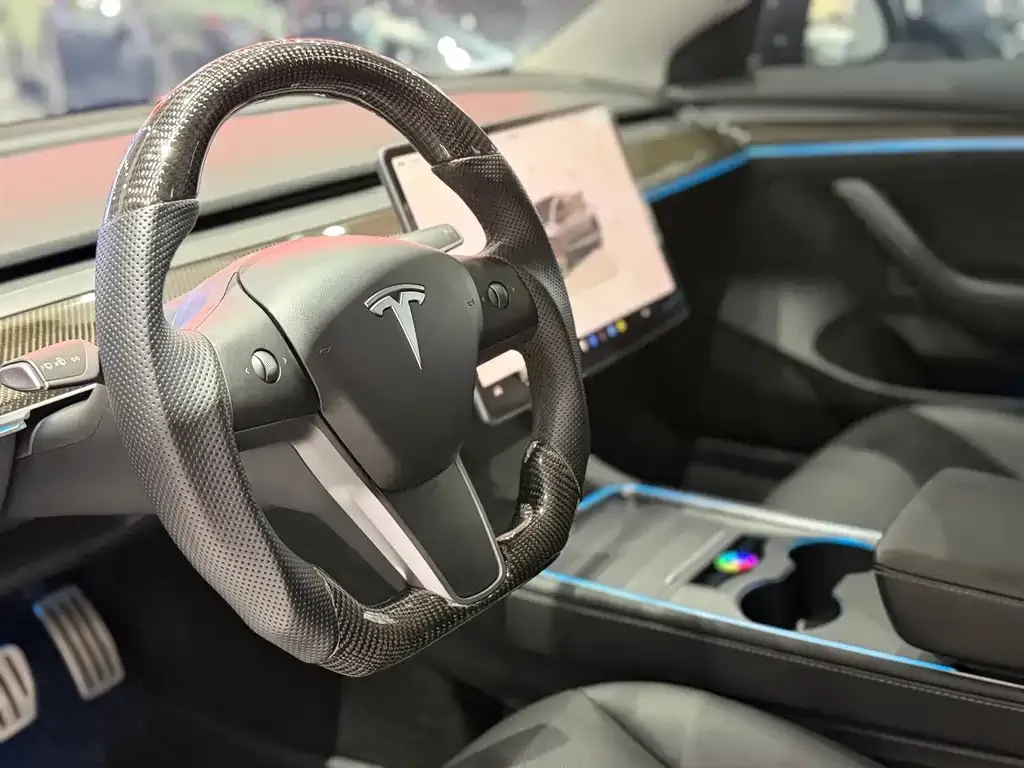 Tesla Model 3 — фото 3