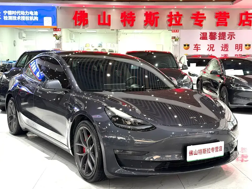 Tesla Model 3 — фото 10