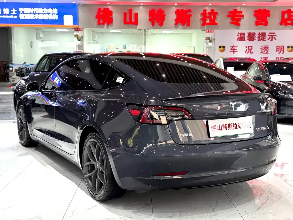 Tesla Model 3 — фото 5