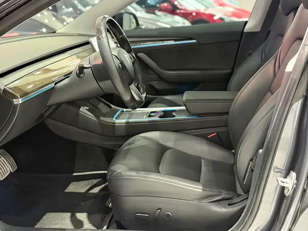 Tesla Model 3 — фото 6
