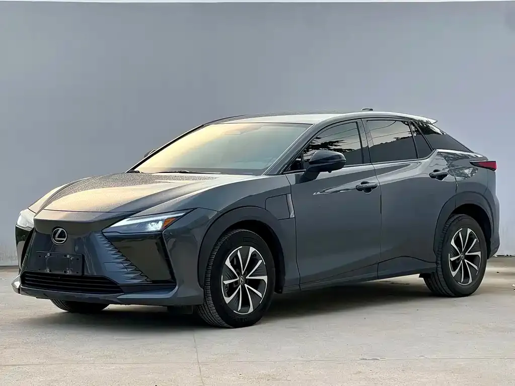 Lexus RZ — фото 1