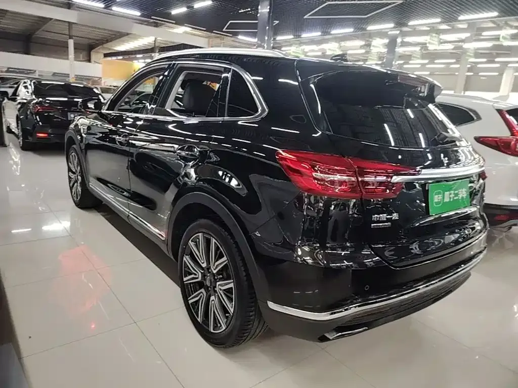 Hongqi HS5 — фото 6