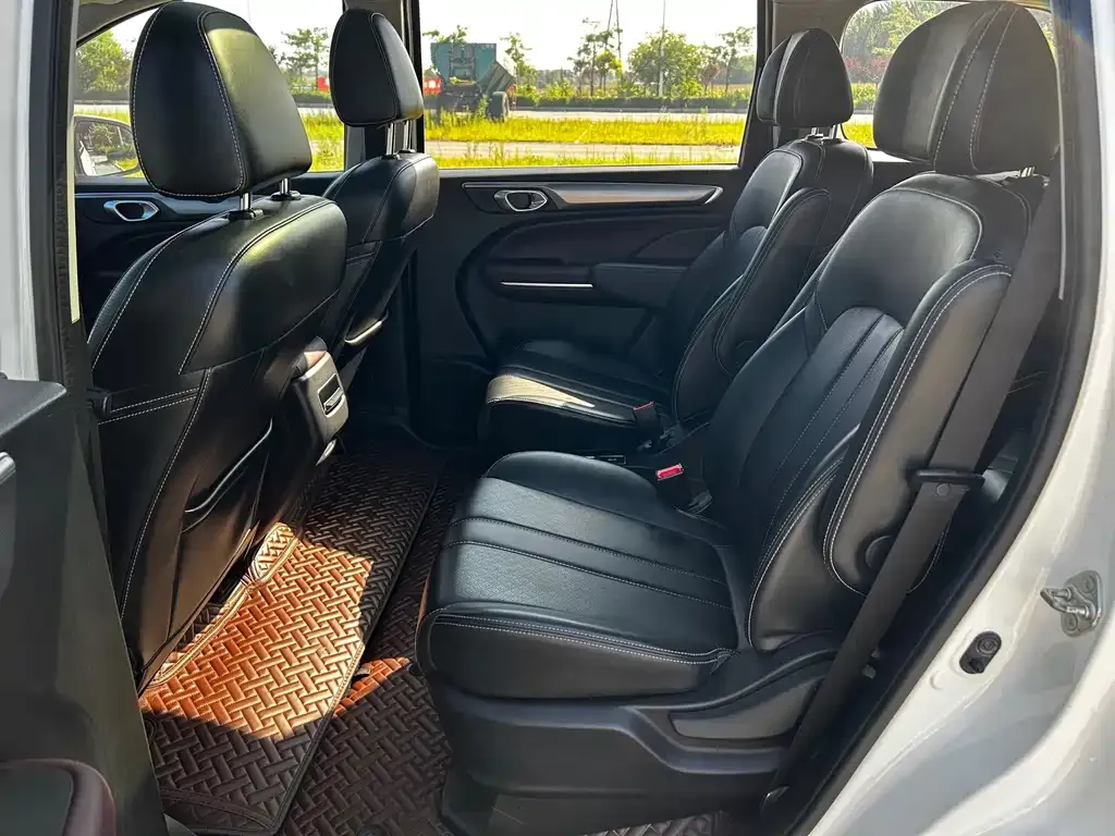 GAC Motor Trumpchi M6 — фото 8