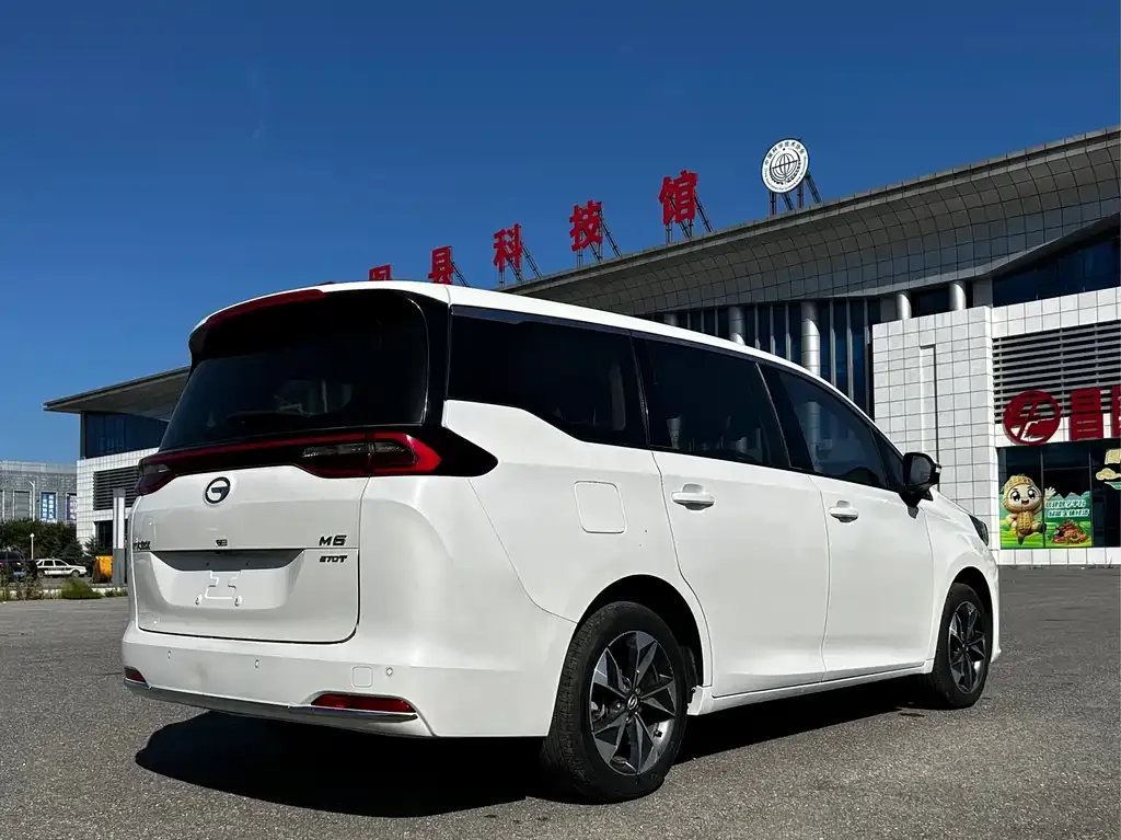 GAC Motor Trumpchi M6 — фото 2