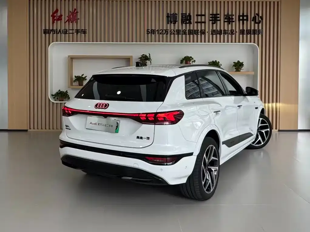 Audi Q6L e-tron — фото 7