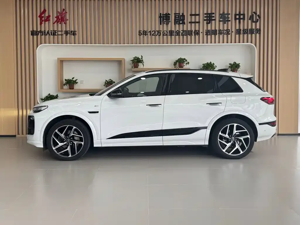 Audi Q6L e-tron — фото 10