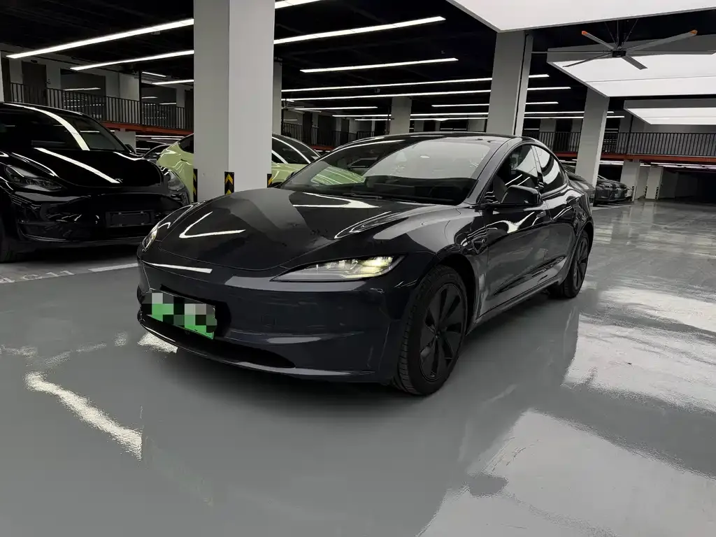 Tesla Model 3 — фото 1
