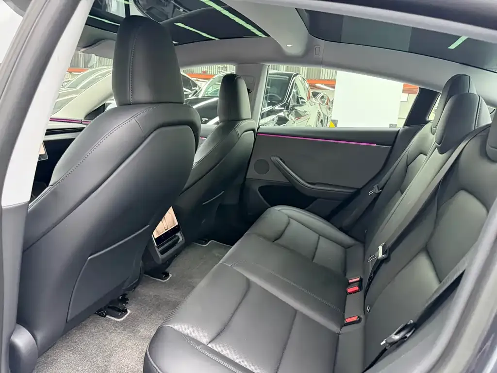Tesla Model 3 — фото 3
