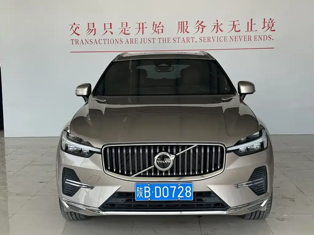 Volvo XC60 — фото 10