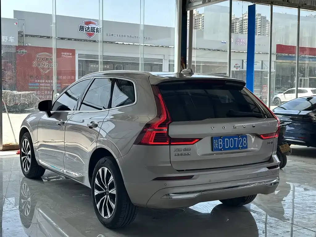 Volvo XC60 — фото 4