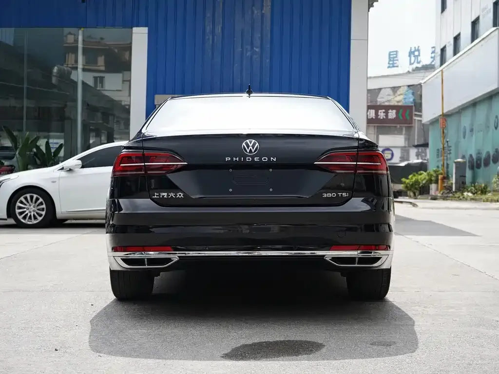 Volkswagen Phideon — фото 9