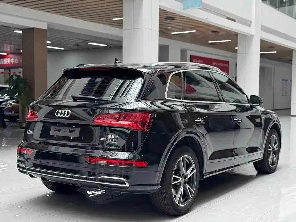 Audi Q5L — фото 2