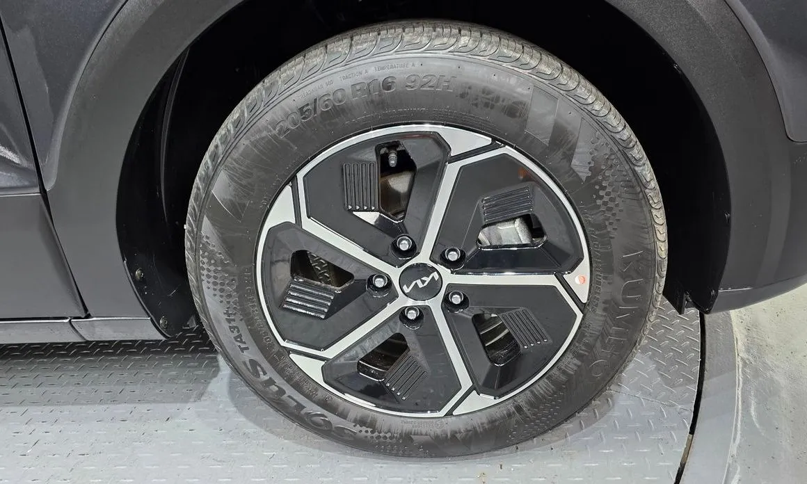 Kia Niro — фото 10