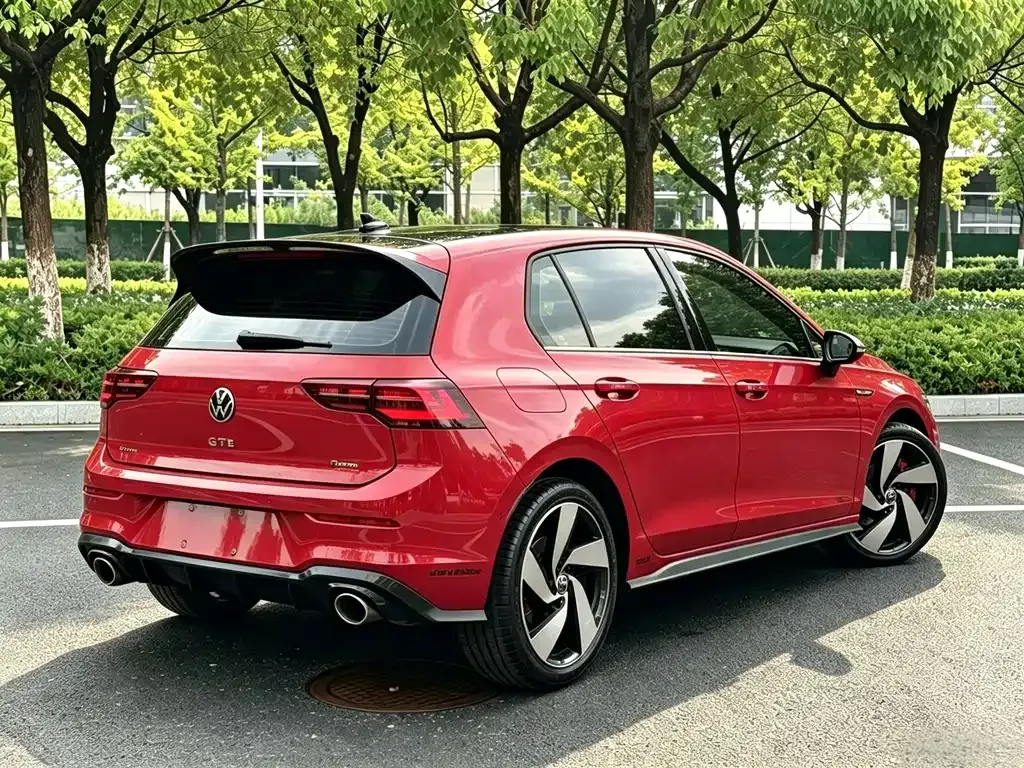 Volkswagen Golf GTI — фото 10