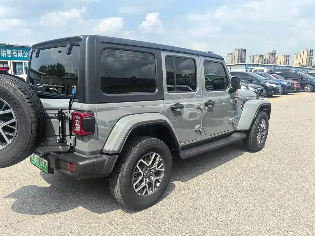 Jeep Wrangler PHEV — фото 8