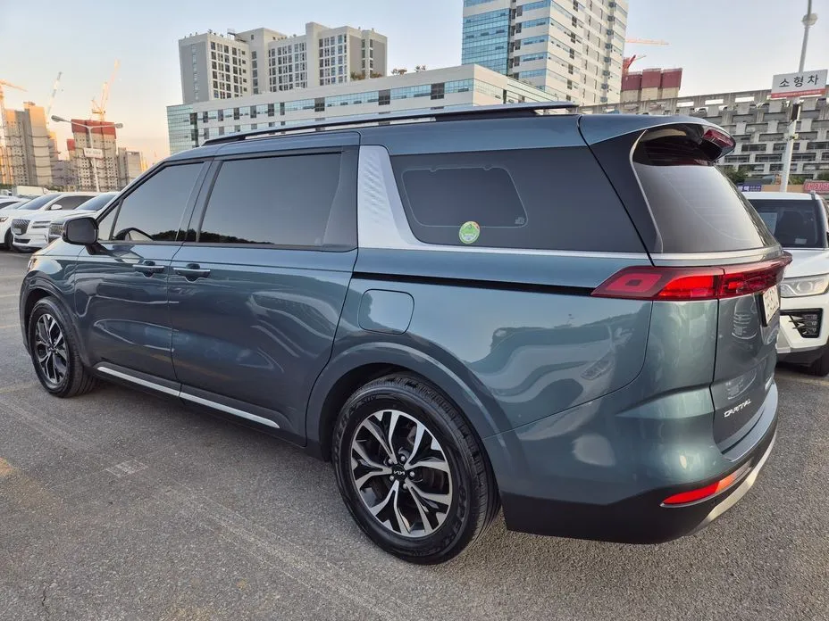 Kia Carnival — фото 7