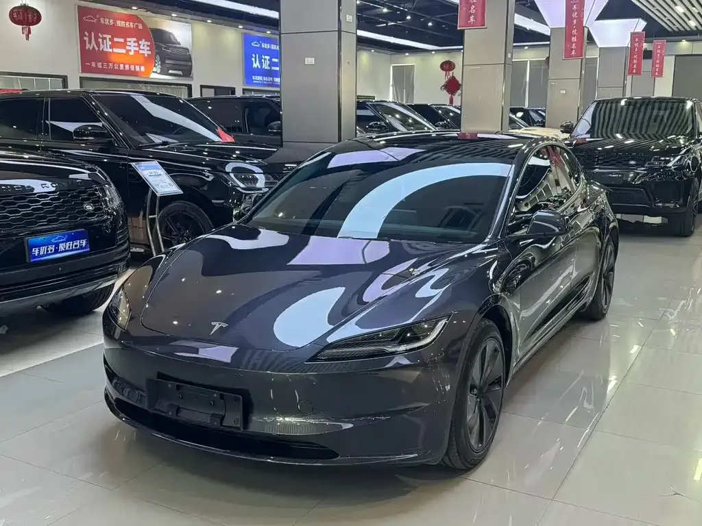 Tesla Model 3 — фото 1