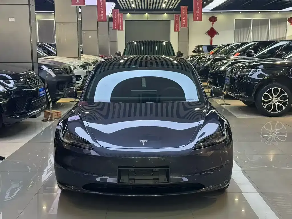 Tesla Model 3 — фото 9