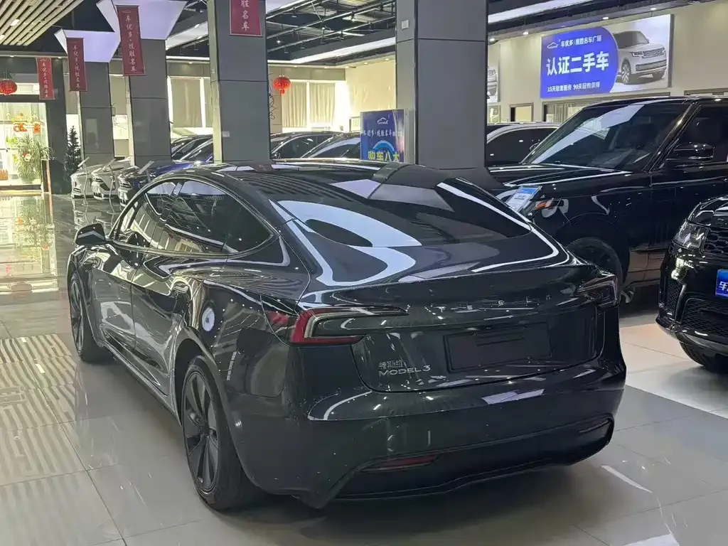 Tesla Model 3 — фото 7