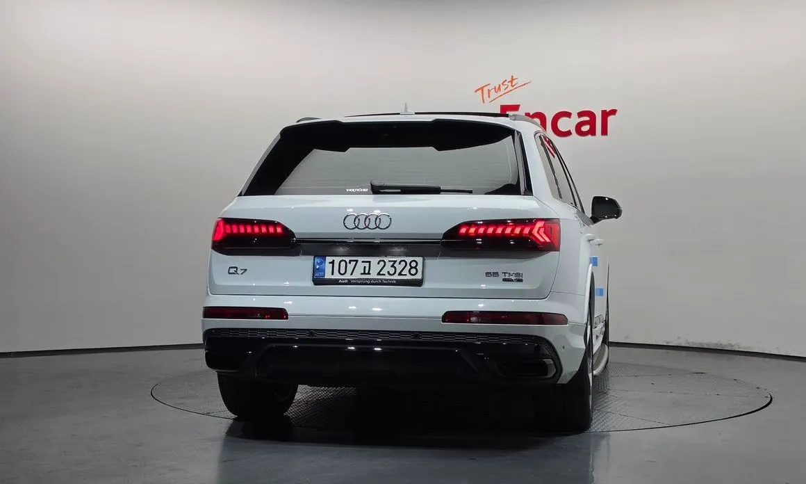 Audi Q7 — фото 5