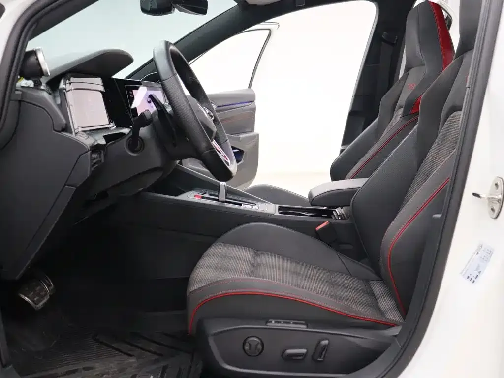 Volkswagen Golf GTI — фото 8