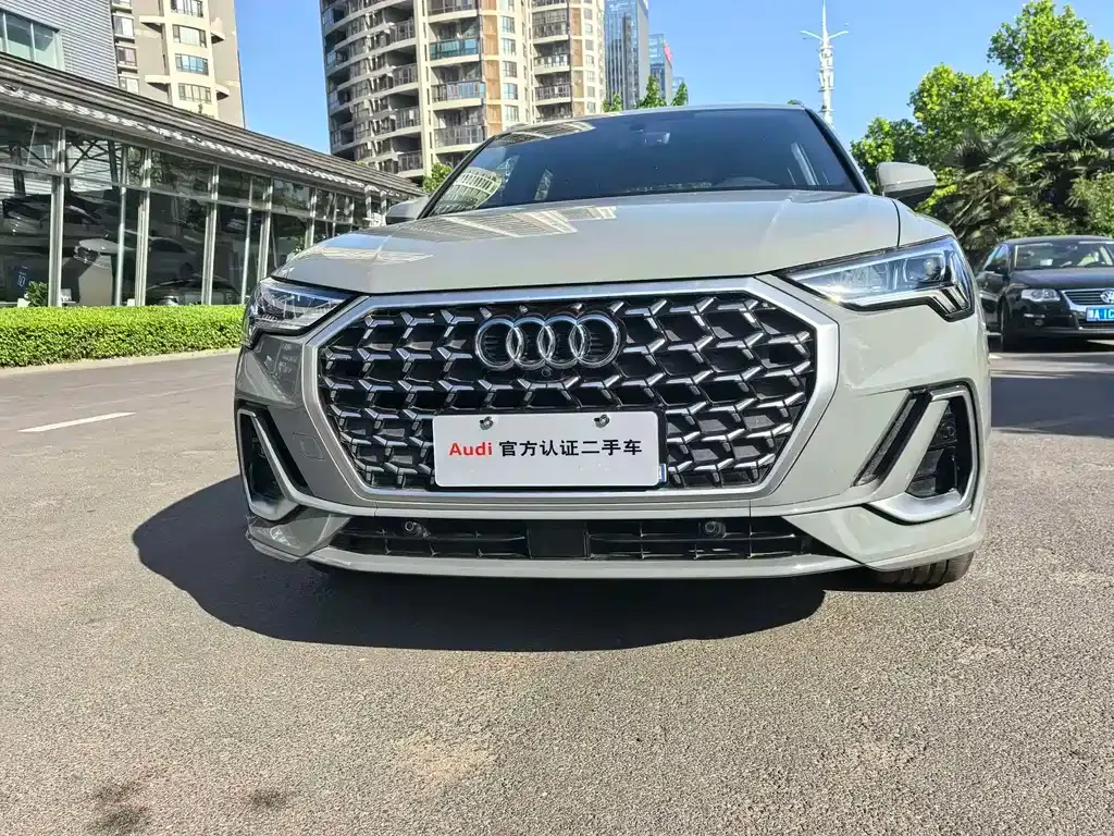 Audi Q3 — фото 3
