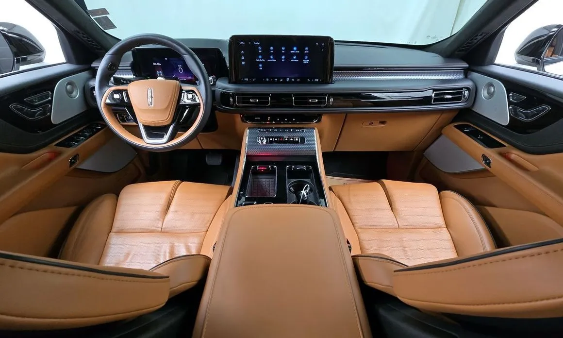 Lincoln Aviator — фото 10