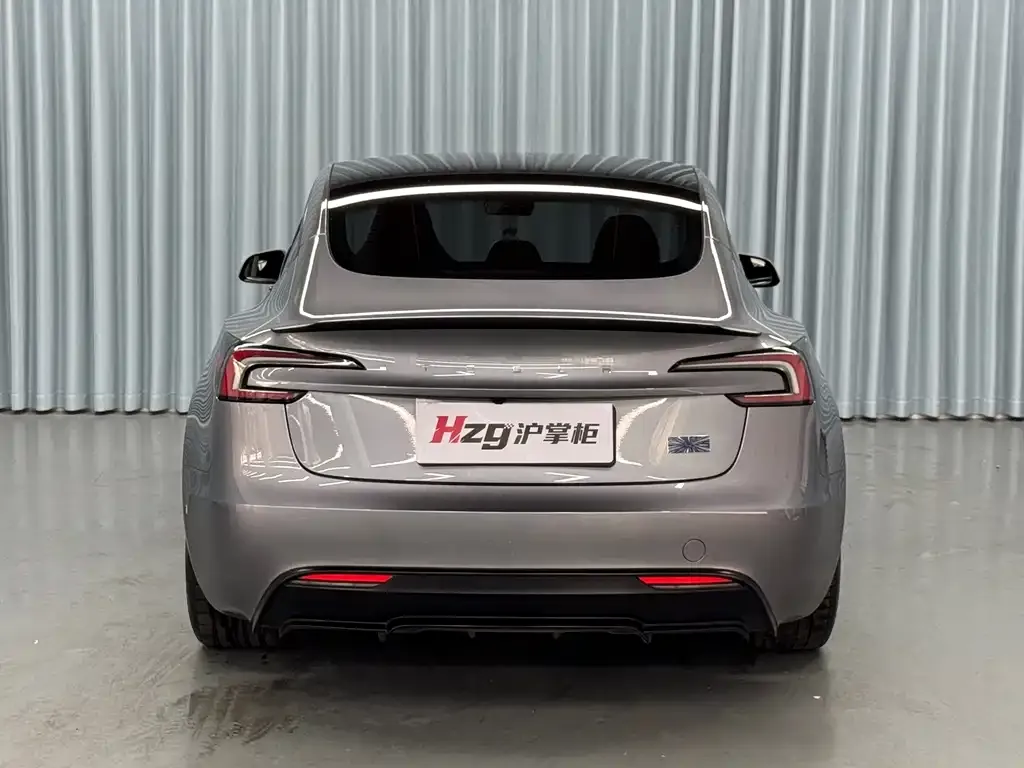 Tesla Model 3 — фото 3