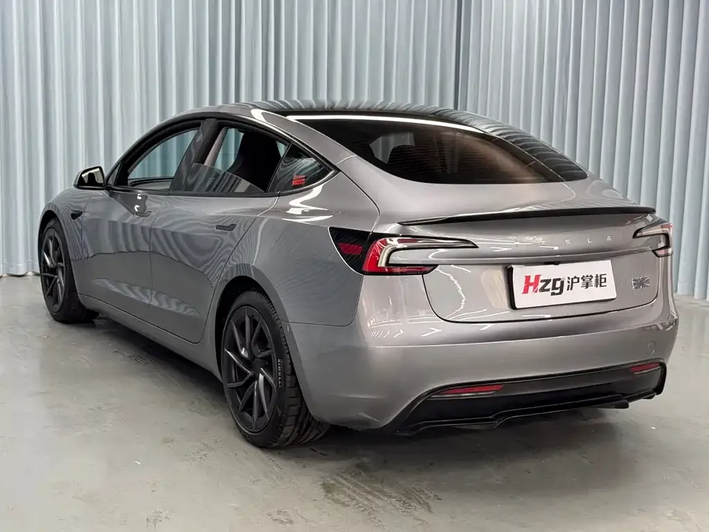 Tesla Model 3 — фото 4