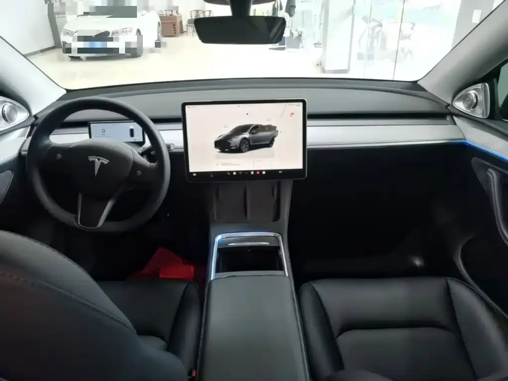 Tesla Model Y — фото 3