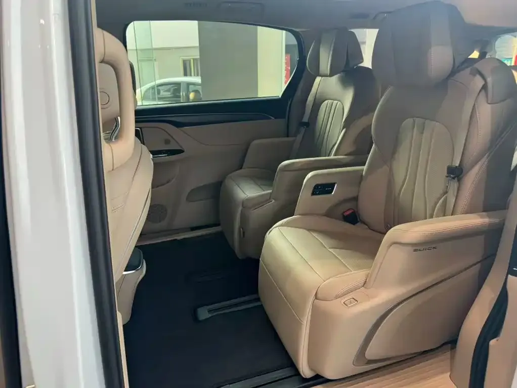 Buick GL8 Hybrid — фото 3