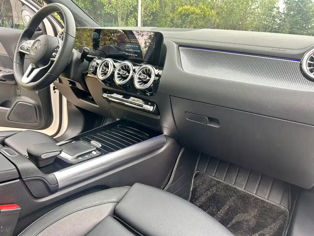 Mercedes-Benz GLA — фото 10