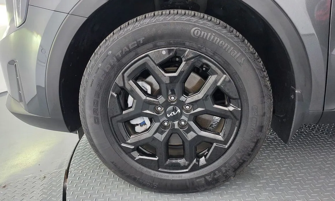 Kia Sorento — фото 7