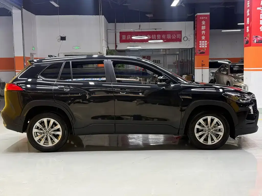 Toyota Corolla Cross — фото 10