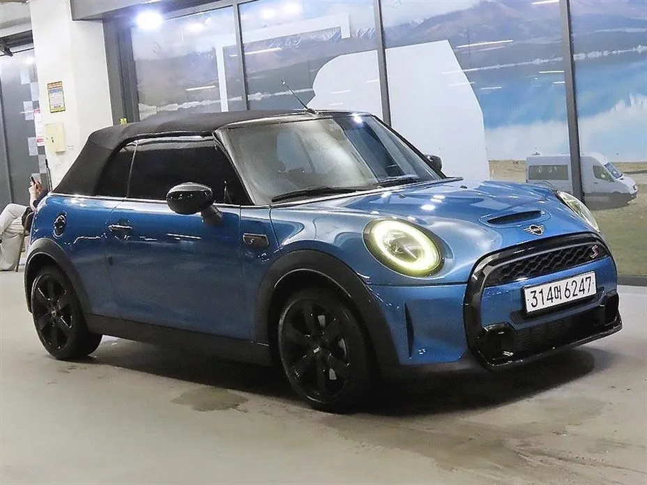 Mini Cooper Convertible — фото 1