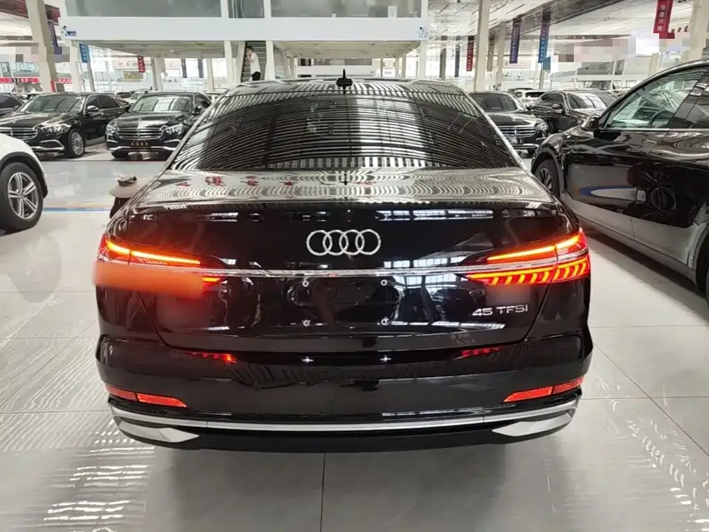Audi A6L — фото 7