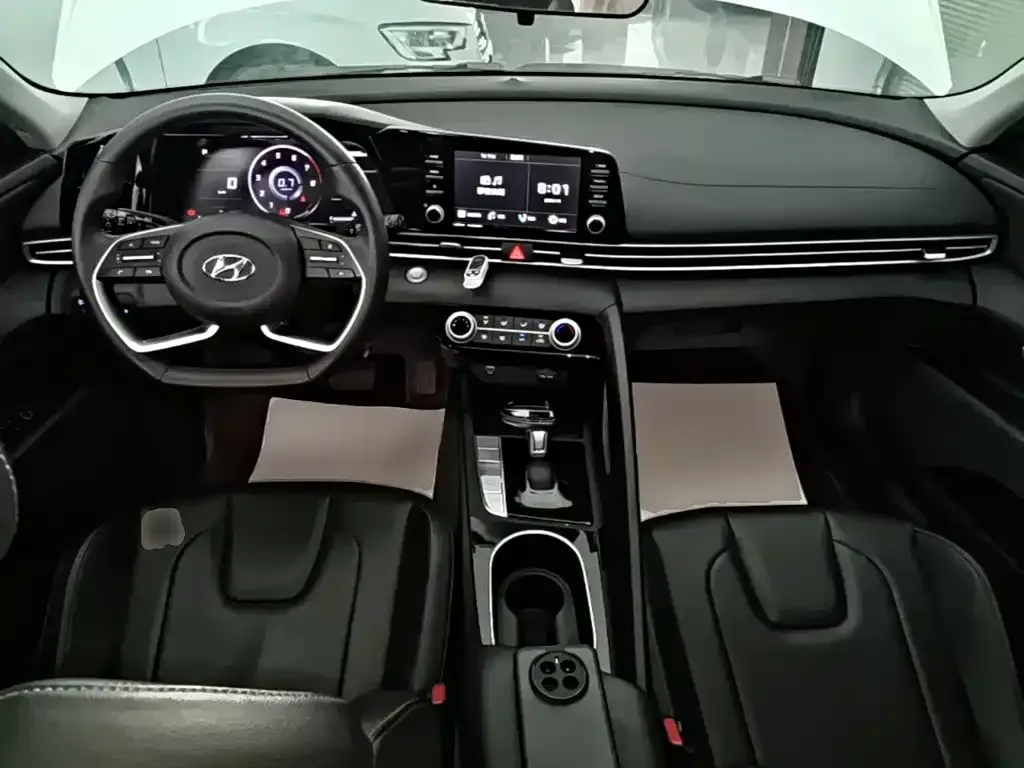 Hyundai Elantra — фото 9