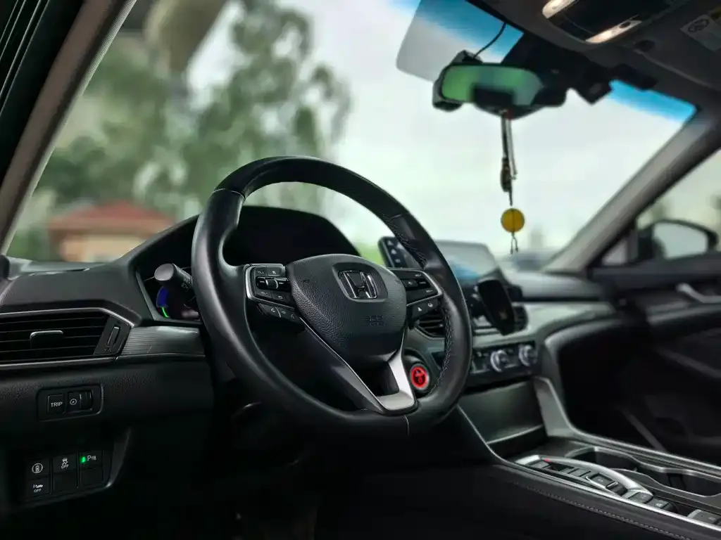 Honda Accord — фото 8
