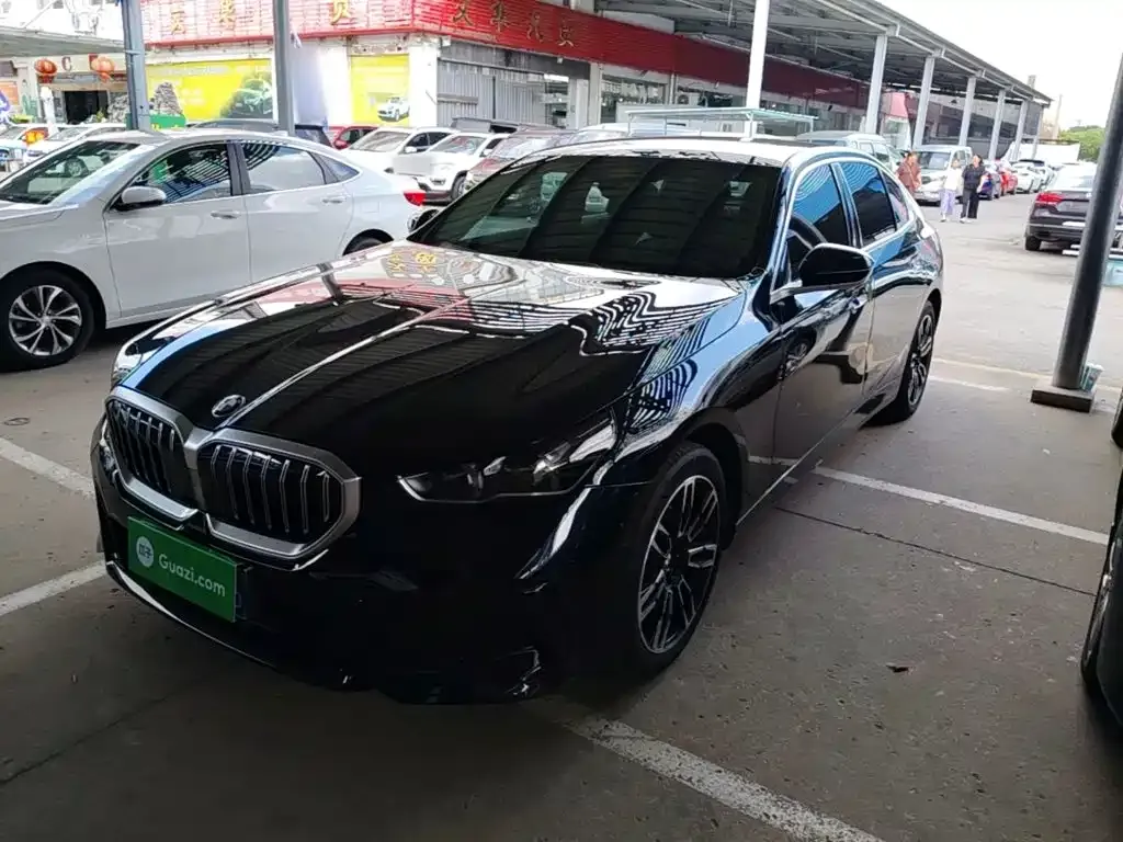 BMW 5 Series — фото 1