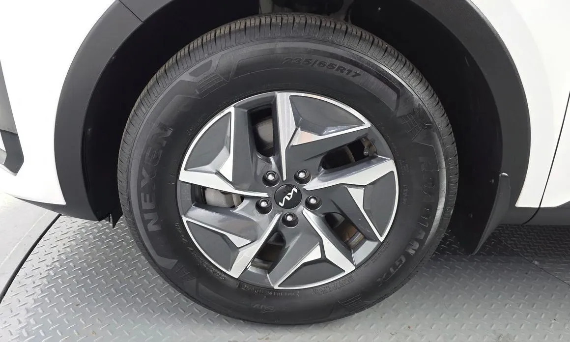 Kia Sorento — фото 7