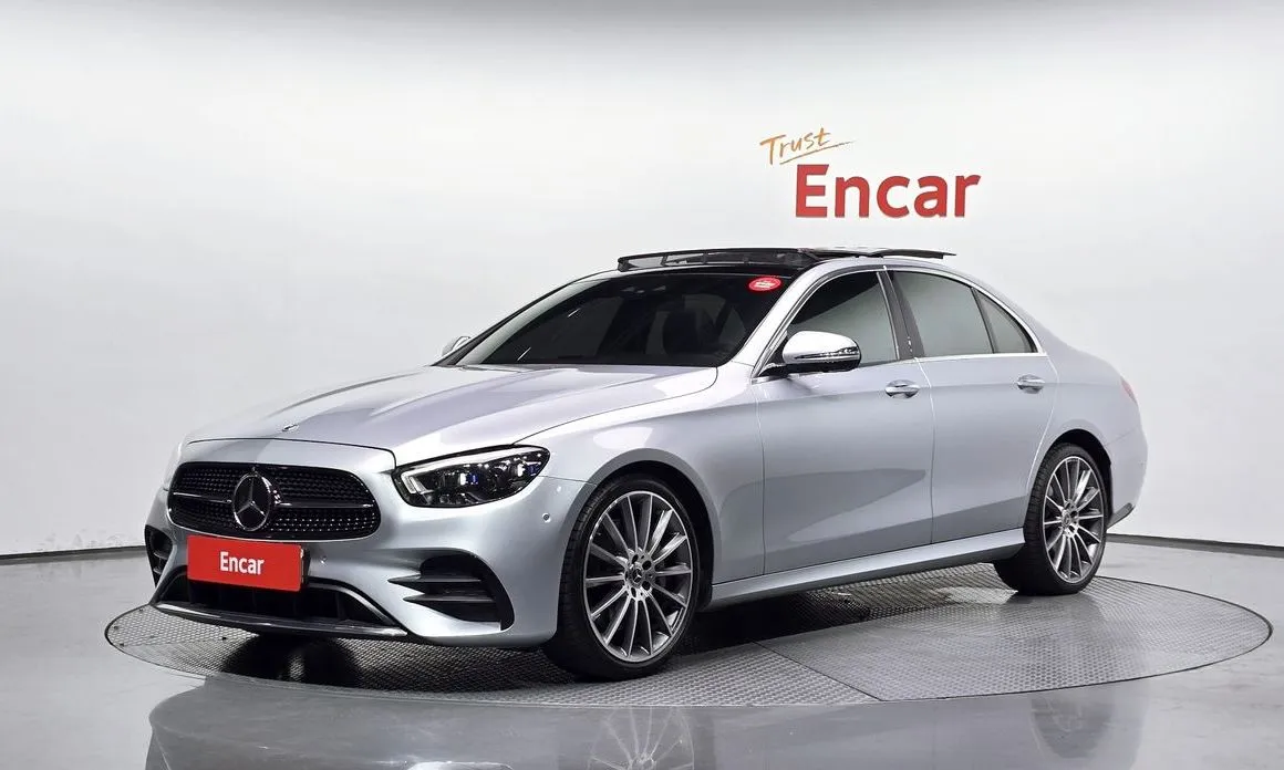 Mercedes-Benz E-Class — фото 1