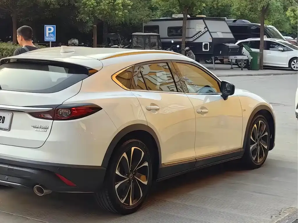 Mazda CX-4 — фото 10