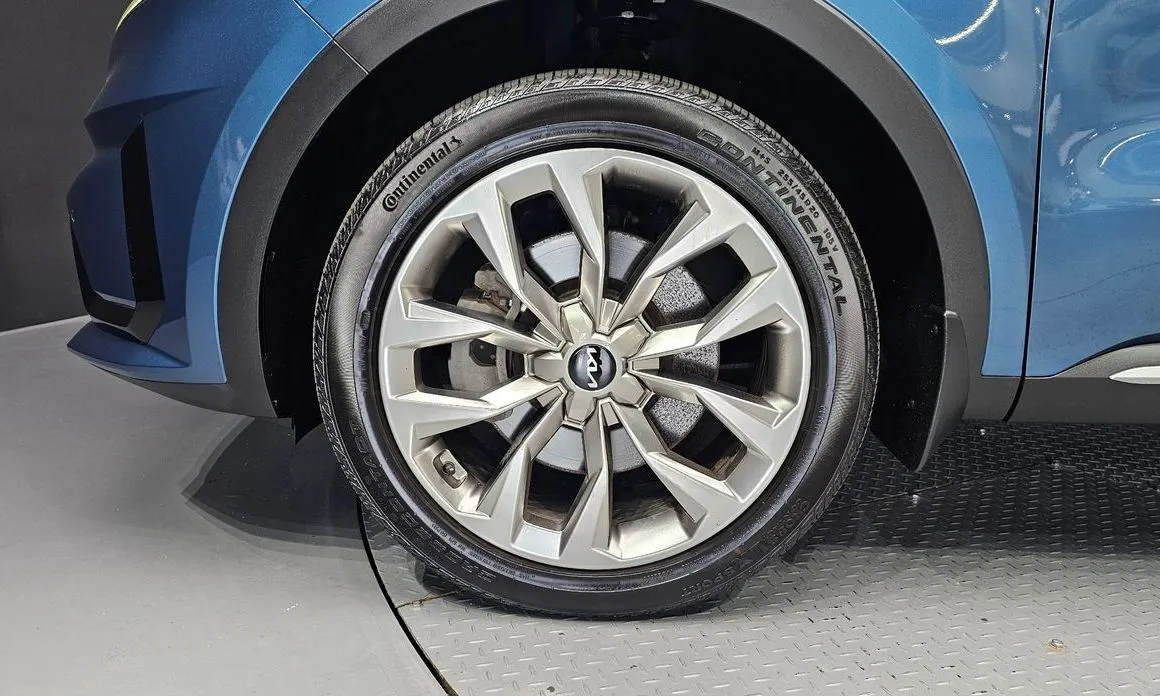 Kia Sorento — фото 10