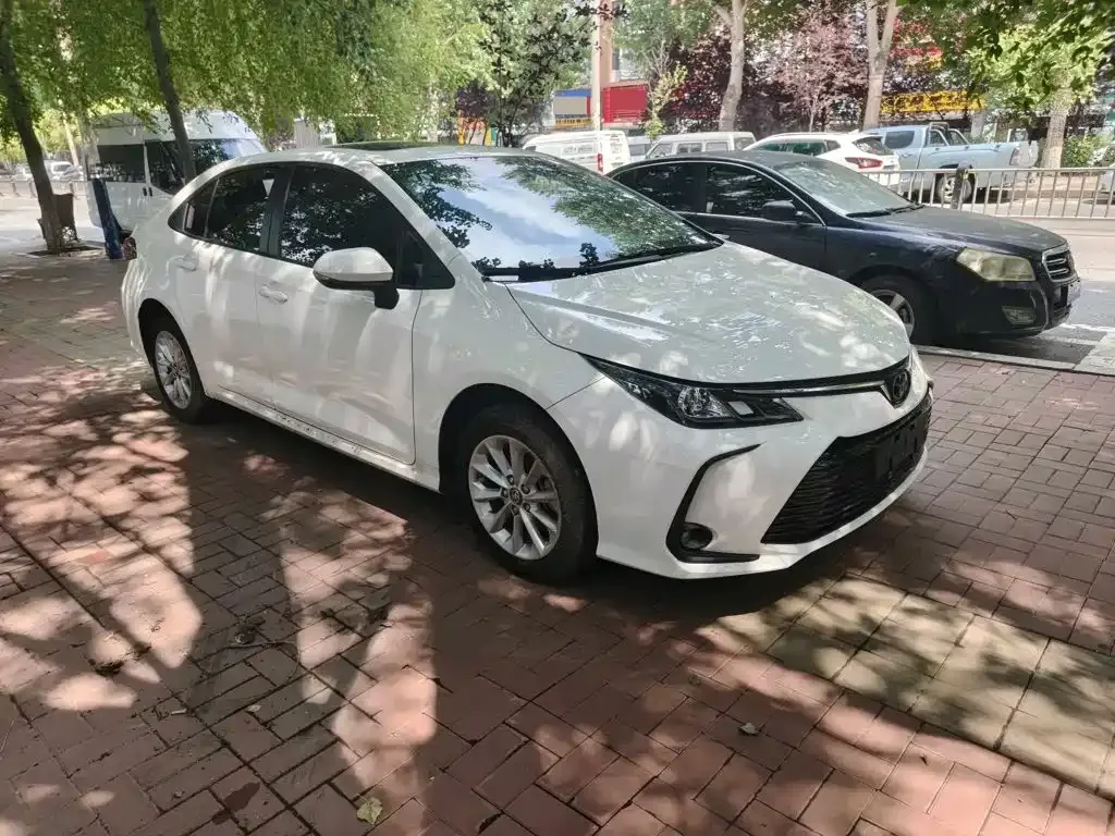 Toyota Corolla — фото 4