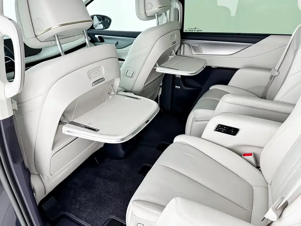 Buick GL8 Hybrid — фото 9