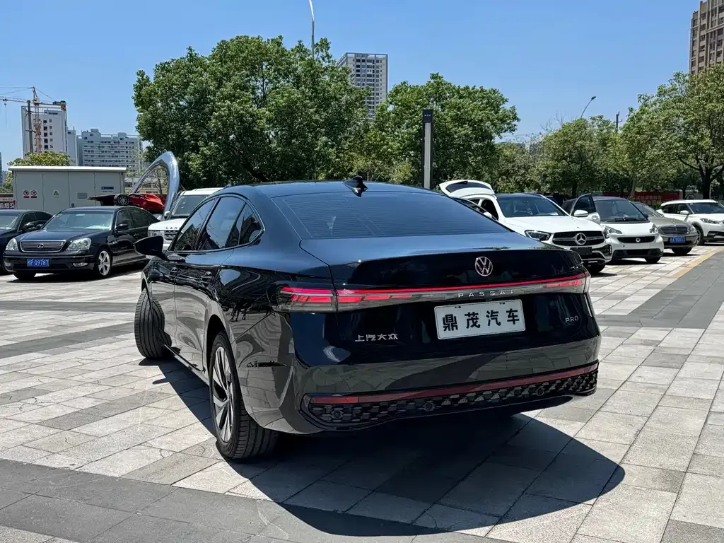 Volkswagen Passat — фото 6
