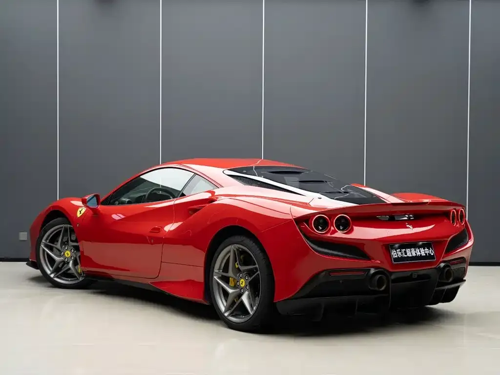Ferrari F8 — фото 6