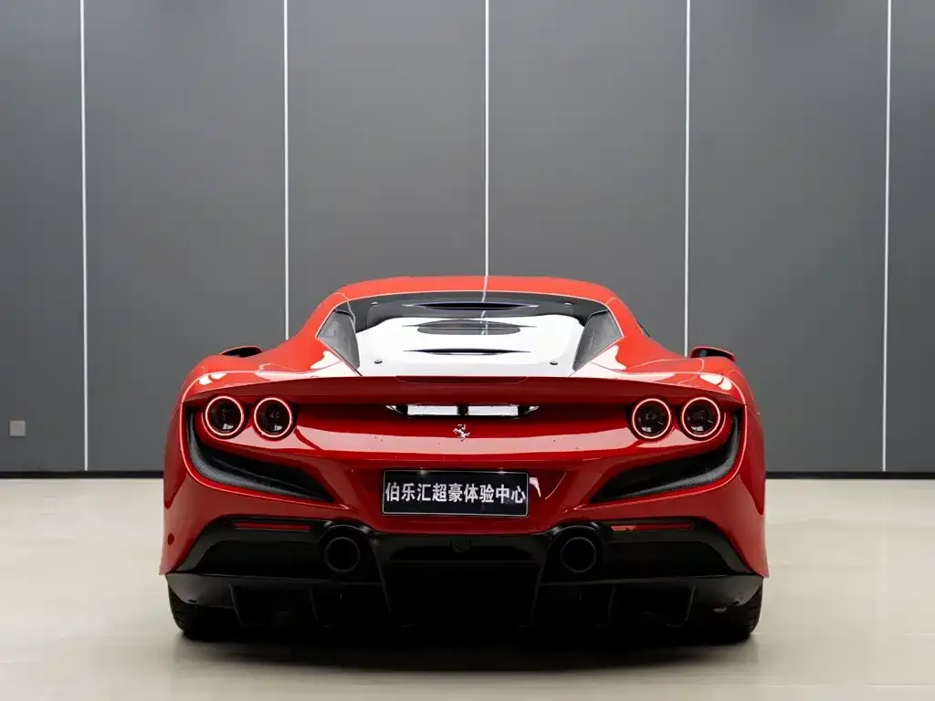 Ferrari F8 — фото 5