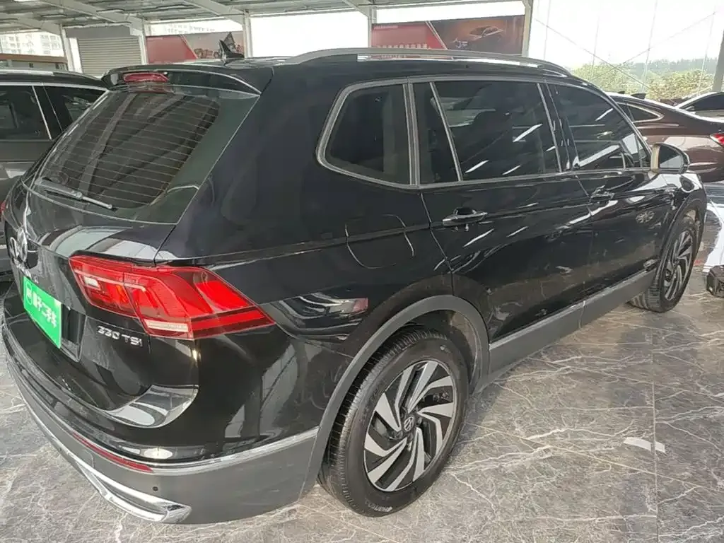 Volkswagen Tiguan L — фото 7